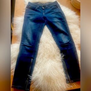 VGC Seven7 women’s denim jeans in petite size 25!!!